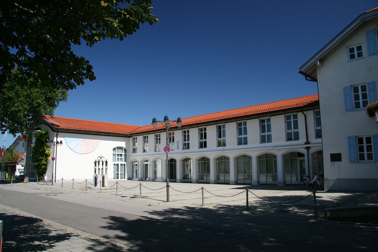 Aschheim, Kulturelles Geb&auml;ude
